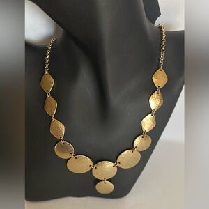 NWT Catherine Malandrino gold tone hammered discs & diamonds shape necklace